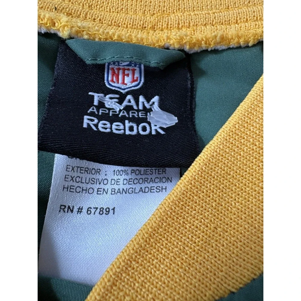 Reebok NFL Team Apparel windbreaker size youth L 14-16‎ greenbay packers